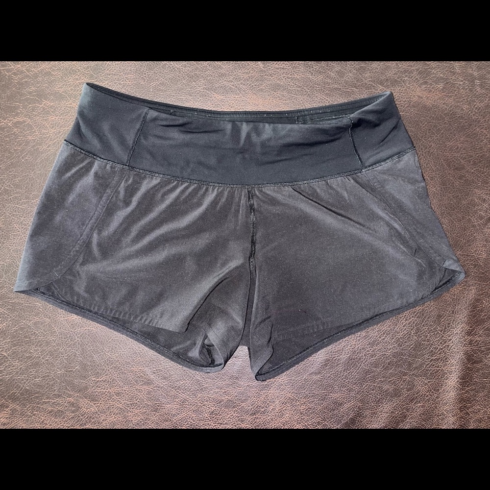 Woman's Lululemon Speed Up Shorts